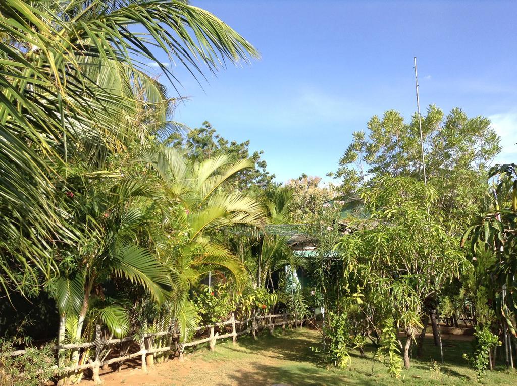 Lagoon Inn Hambantota Exterior photo
